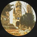 b.mod & Essentia: Amais